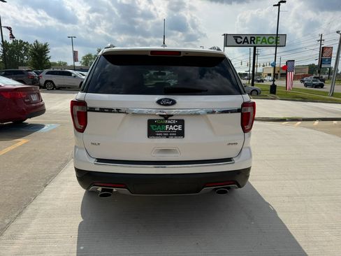Used 2018 Ford Explorer XLT w/ Equipment Group 202A AWD/4WD image 10