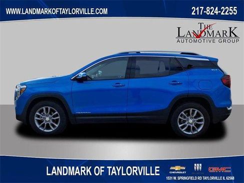 Used 2024 GMC Terrain SLT image 1