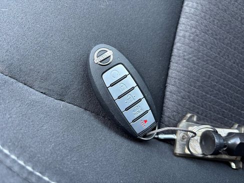 Used 2025 Nissan Altima 2.5 SV FWD image 24