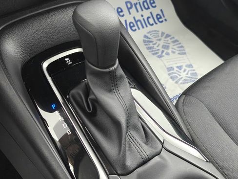 Used 2025 Toyota Corolla LE image 30