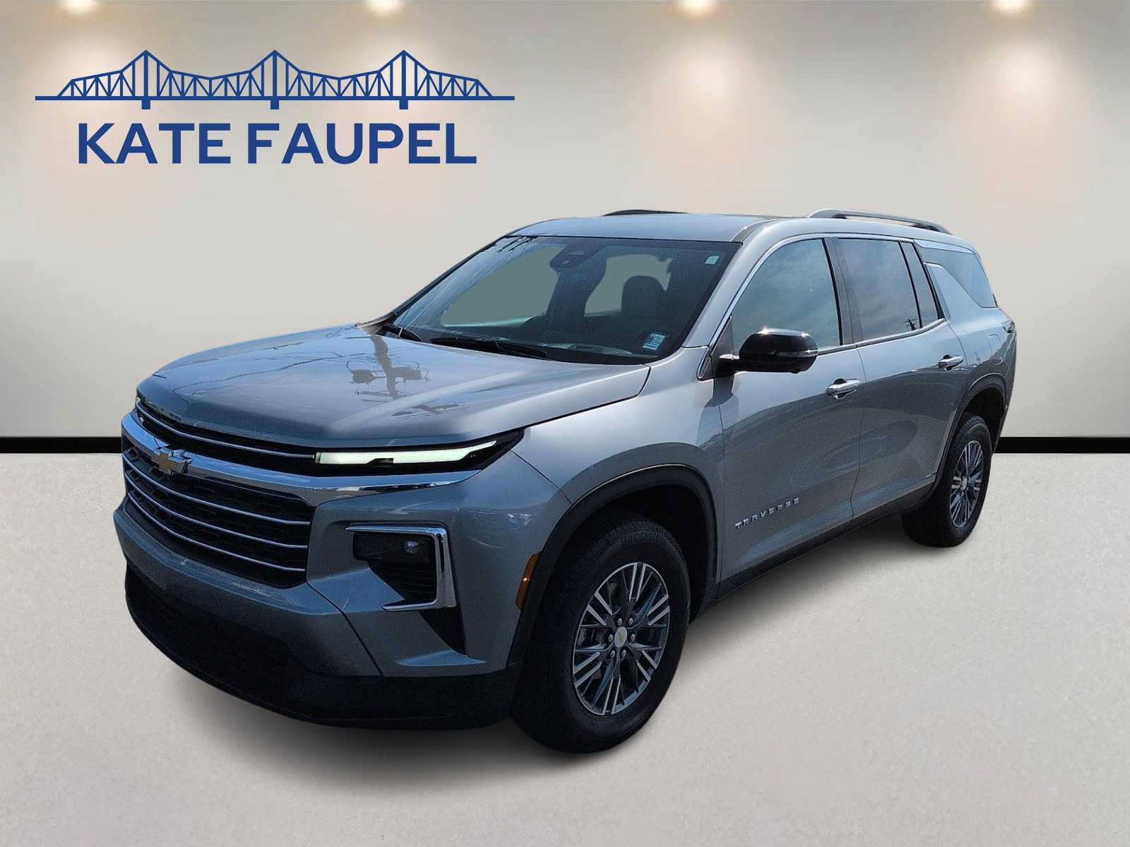 Used 2026 Chevrolet Traverse LT w/ Driver Confidence Package FWD image 3