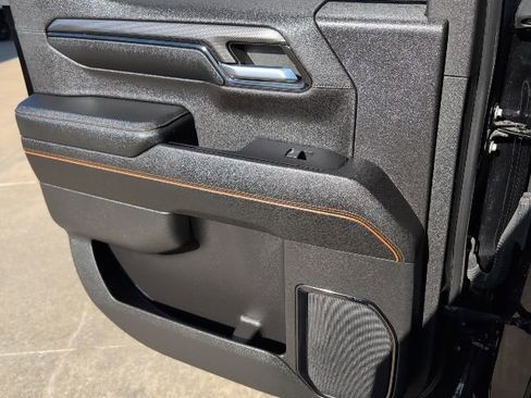 Certified 2023 GMC Sierra 1500 AT4 w/ Technology Package image 9