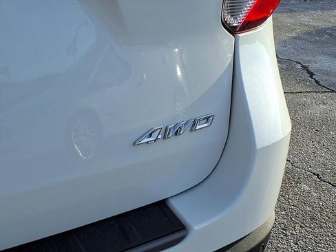 Used 2023 Ford Explorer XLT w/ Equipment Group 202A image 9