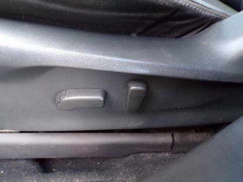 Used 2019 Subaru Ascent Premium image 18