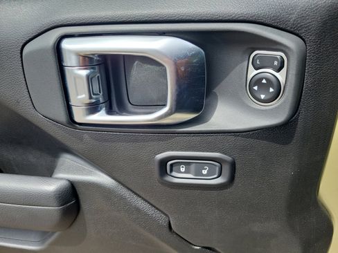 New 2025 Jeep Gladiator Sport image 14