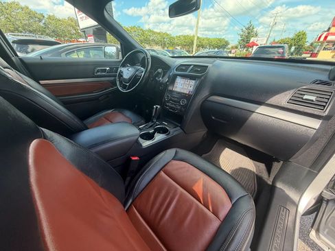 Used 2019 Ford Explorer XLT w/ Equipment Group 202A AWD/4WD image 25