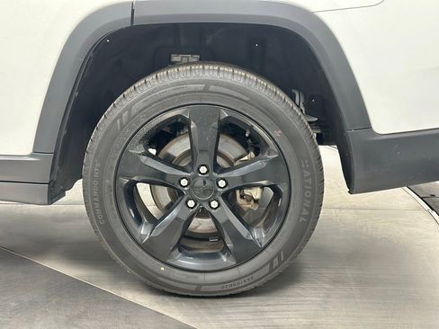 Used 2023 Jeep Grand Cherokee L Altitude image 28