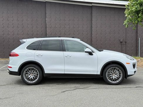 Used 2015 Porsche Cayenne S AWD/4WD image 3
