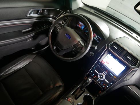 Used 2017 Ford Explorer Sport w/ Equipment Group 401A image 9