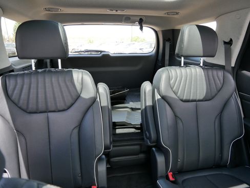 Certified 2023 Hyundai Palisade Limited AWD/4WD image 13