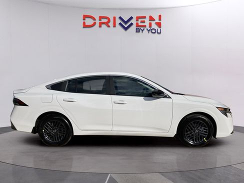 New 2026 Nissan Sentra SV w/ SV Convenience Package FWD image 4