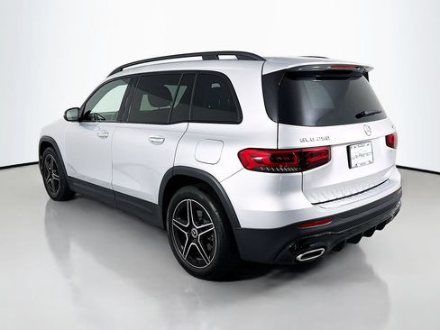Used 2023 Mercedes-Benz GLB 250 4MATIC image 3