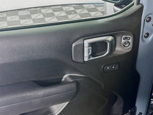 Used 2025 Jeep Gladiator Sport image 25