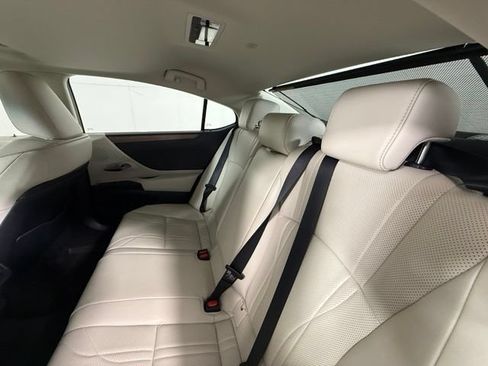 Used 2025 Lexus ES 300h w/ Technology Package FWD image 28