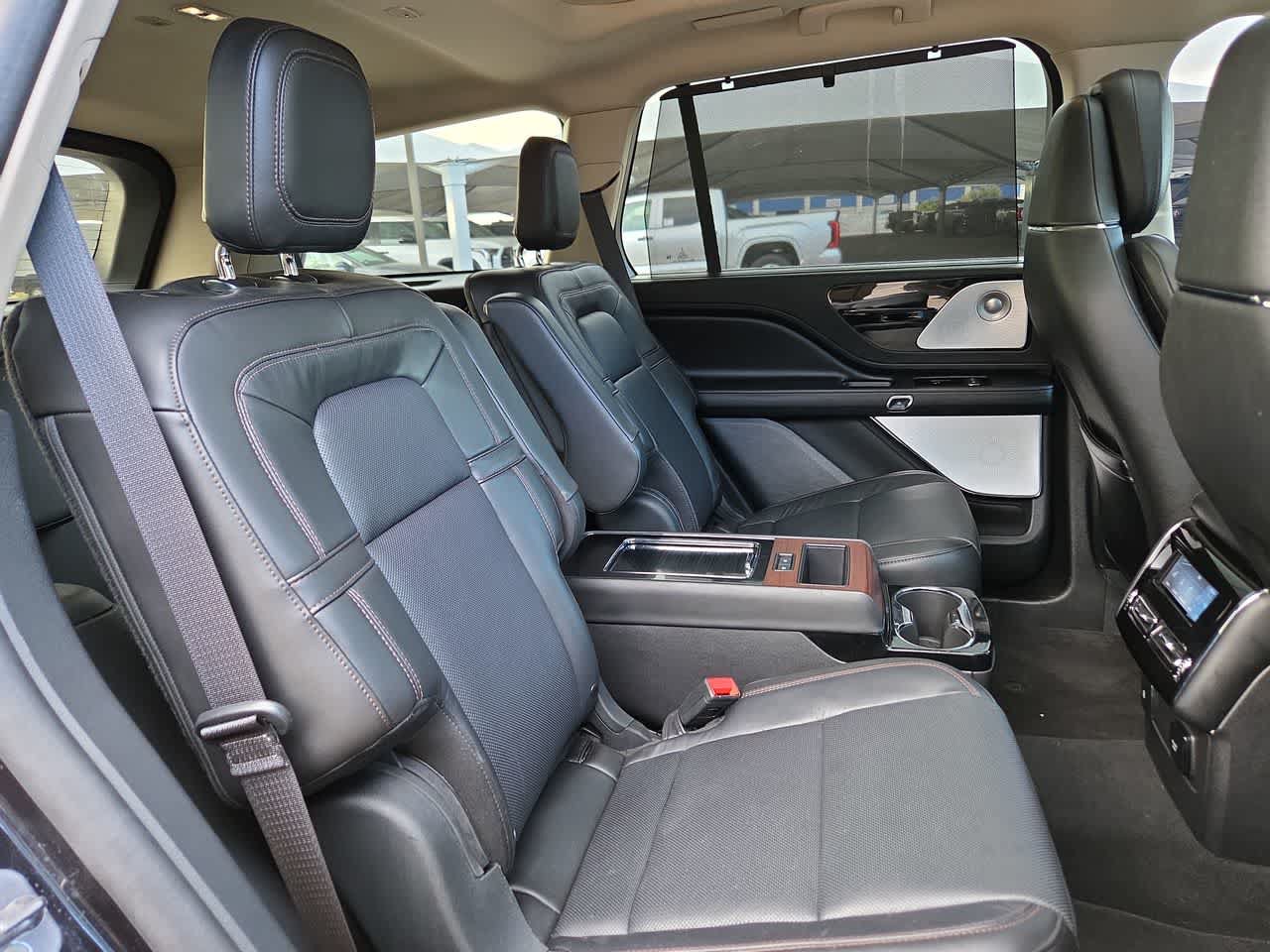 Used 2024 Lincoln Aviator Reserve w/ Equipment Group 201A AWD/4WD image 17