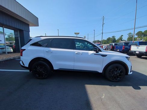 Used 2023 Kia Sorento SX FWD image 4