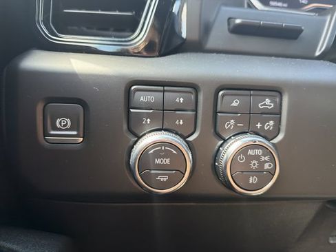 Used 2024 GMC Sierra 2500 AT4 w/ AT4 Premium Plus Package AWD/4WD image 40