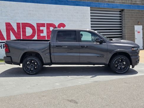 New 2026 RAM 1500 Big Horn AWD/4WD image 8