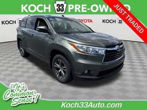 Used 2016 Toyota Highlander XLE AWD/4WD image 1