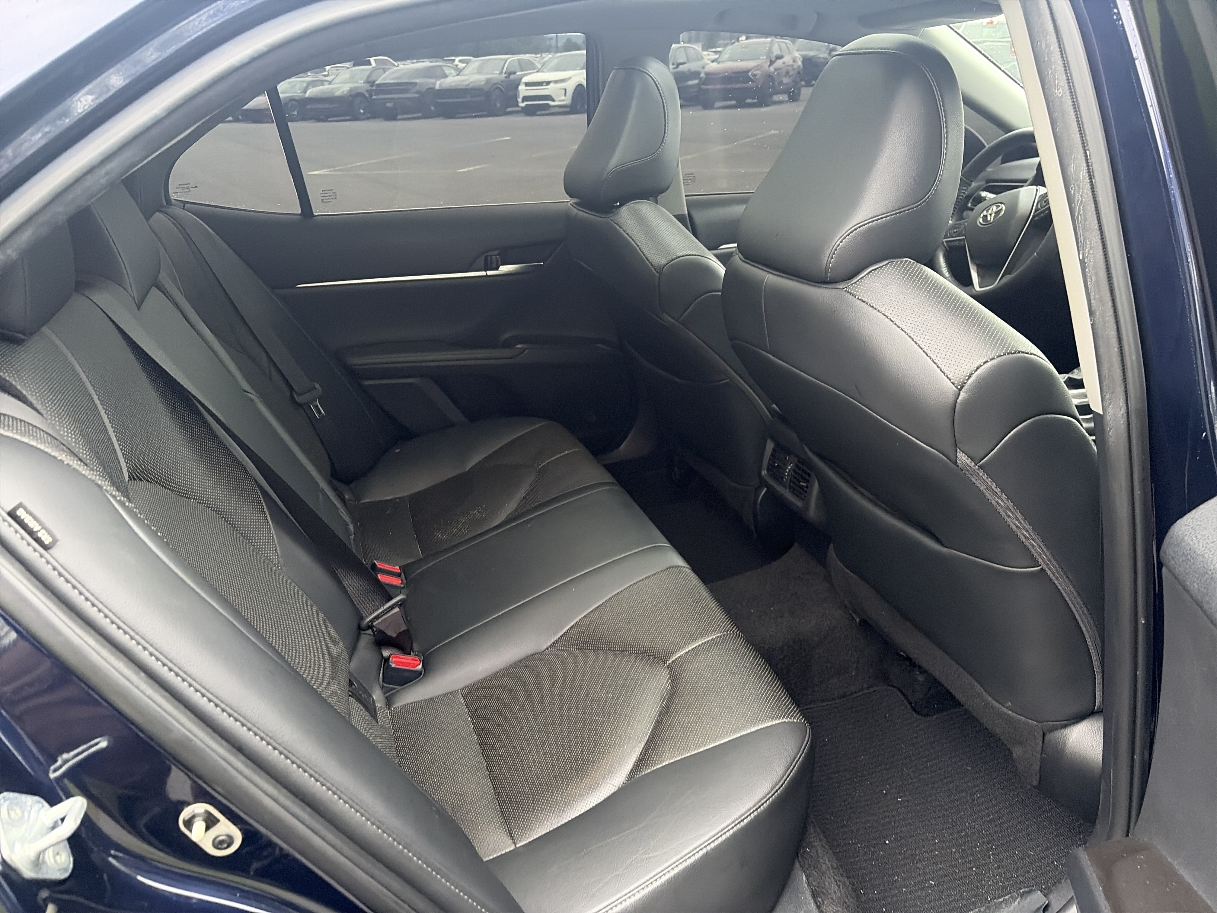 Used 2022 Toyota Camry XLE w/ Navigation Package FWD image 24