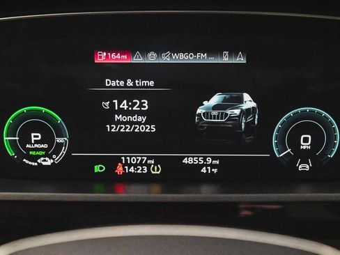 Used 2024 Audi Q8 e-tron Premium Plus w/ Premium Plus Package image 15