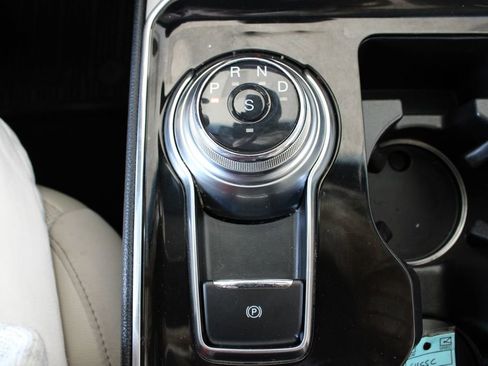 Used 2019 Ford Edge Titanium w/ Equipment Group 301A image 31