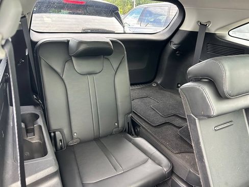 Used 2024 Kia Sorento S w/ Panoramic Sunroof Package FWD image 49