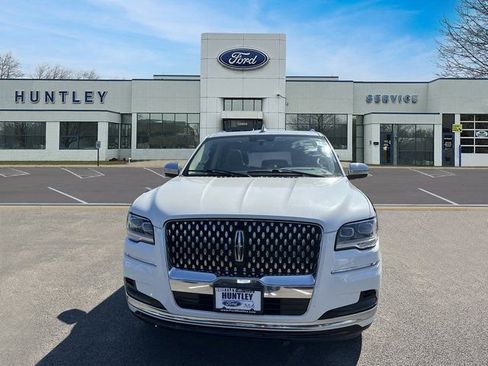 Used 2022 Lincoln Navigator Black Label AWD/4WD image 2