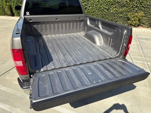 Used 2009 Chevrolet Silverado 1500 LT w/ Regional Value Package RWD image 12