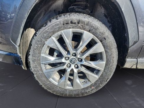 Certified 2022 Toyota RAV4 XLE Premium image 14