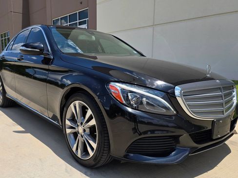 Used 2015 Mercedes-Benz C 300 Sedan image 4