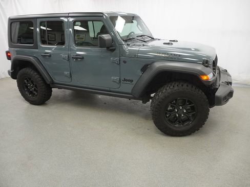 Used 2025 Jeep Wrangler Willys image 10