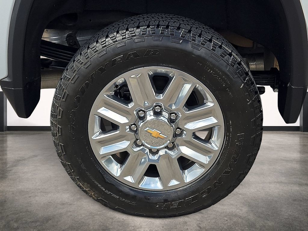 Used 2025 Chevrolet Silverado 2500 High Country AWD/4WD image 7