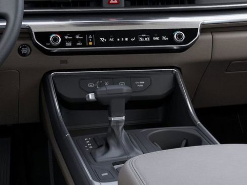 Used 2026 Kia Carnival LX FWD image 23