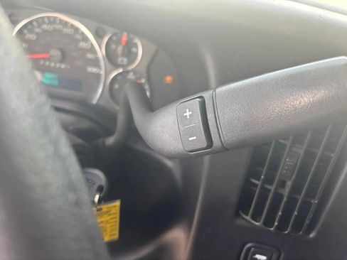 Used 2023 Chevrolet Express 2500 RWD image 12
