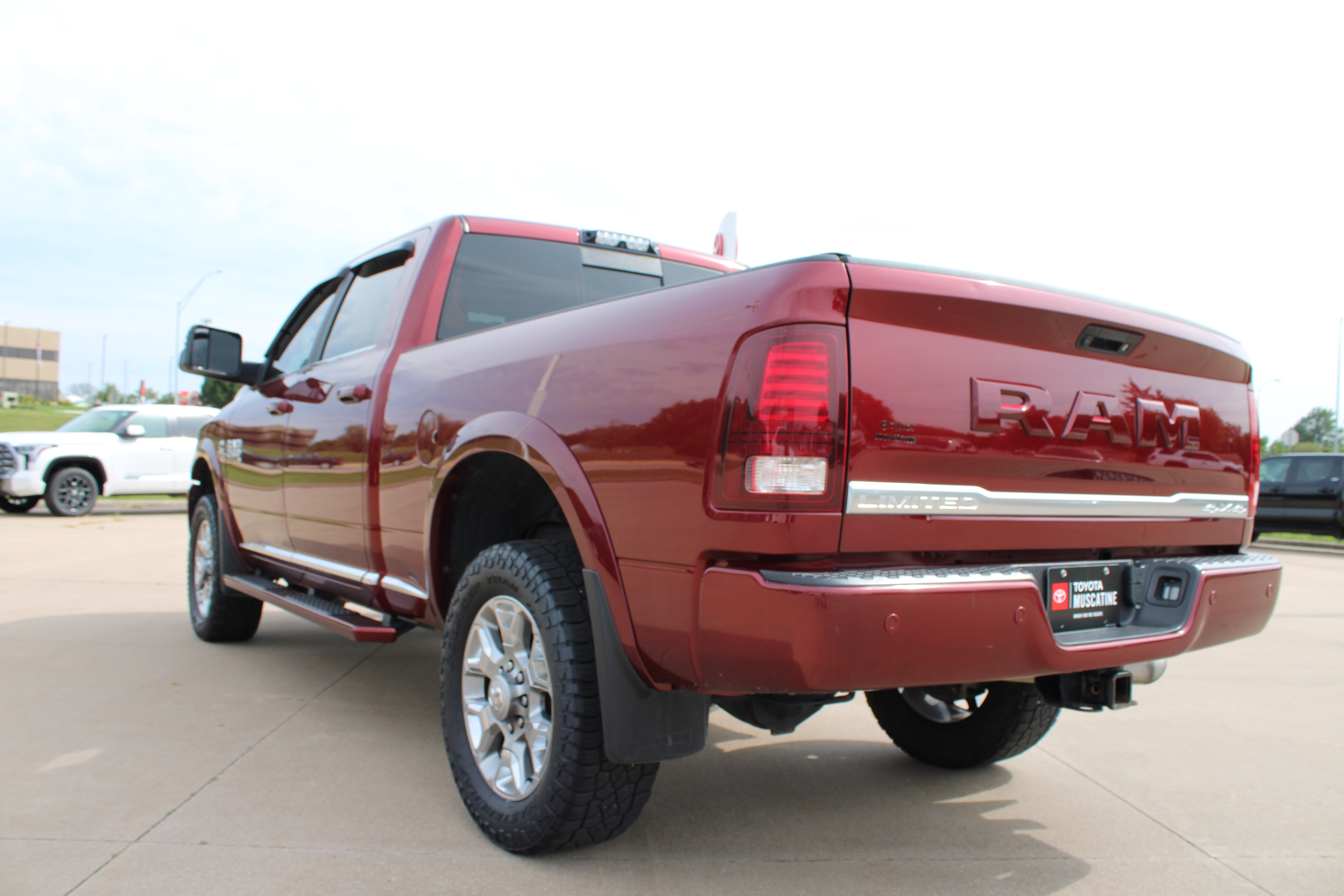 Used 2018 RAM 2500 Longhorn AWD/4WD image 16