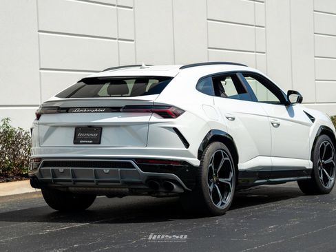 Used 2021 Lamborghini Urus image 9