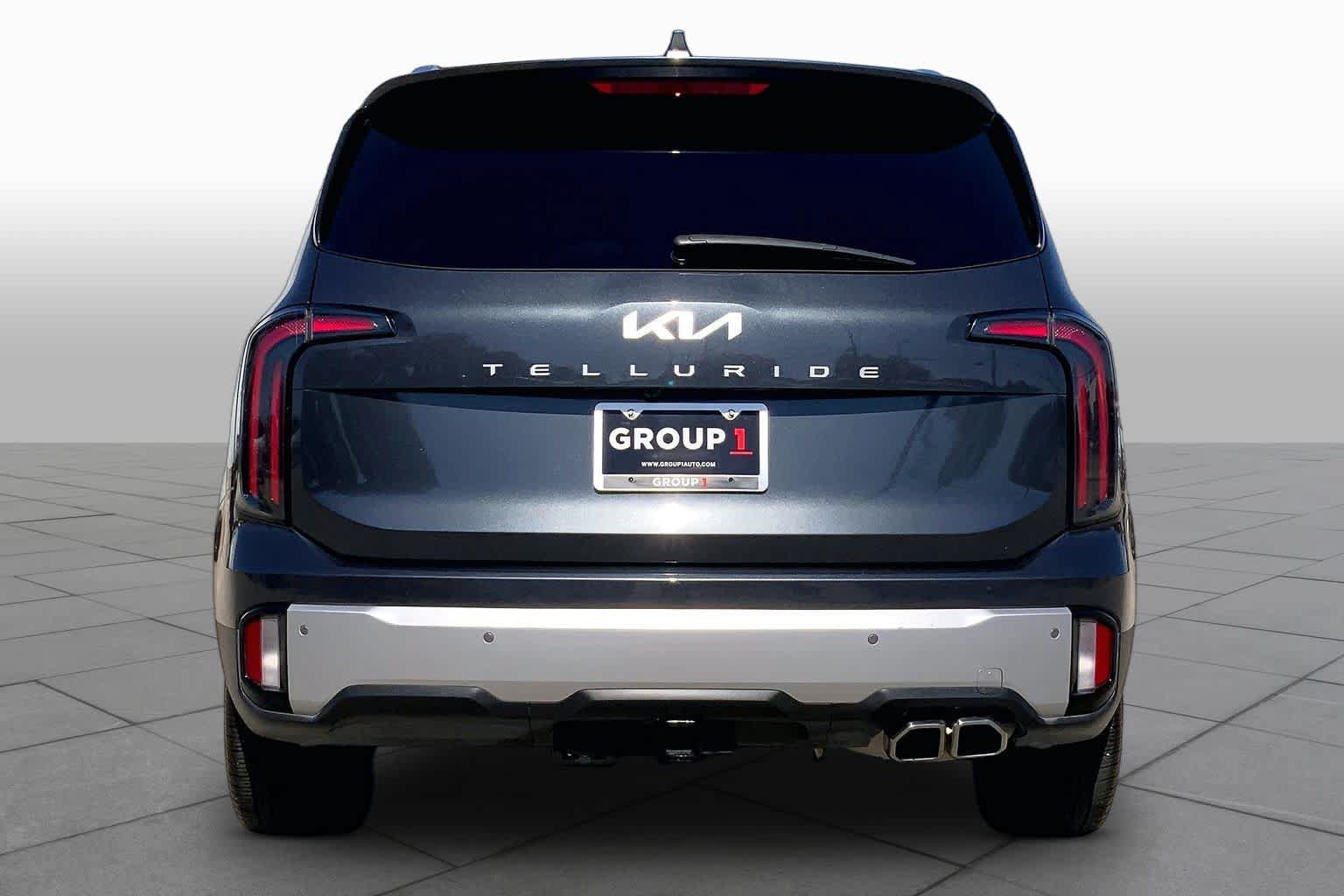 Used 2024 Kia Telluride EX w/ EX Captain's Chair Package FWD image 5