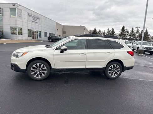 Used 2017 Subaru Outback 2.5i Limited image 4