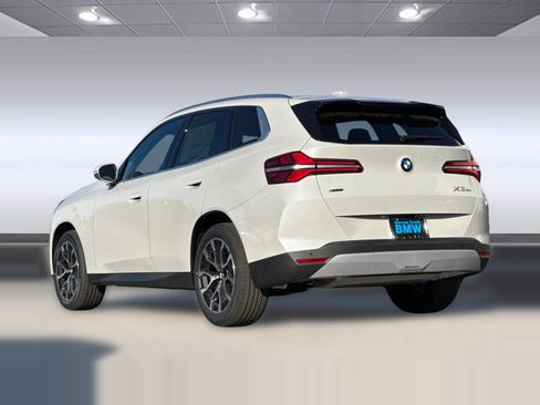 Used 2026 BMW X3 xDrive30 w/ Premium Package image 3