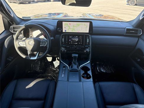 Used 2023 Lexus LX 600 4WD w/ Luxury Package image 12