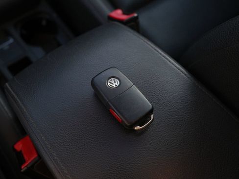 Used 2016 Volkswagen Tiguan SE FWD image 8
