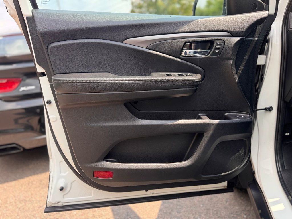 Used 2021 Honda Pilot Special Edition image 12