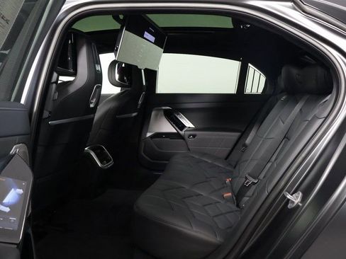 New 2026 BMW 750e xDrive w/ Executive Package image 6