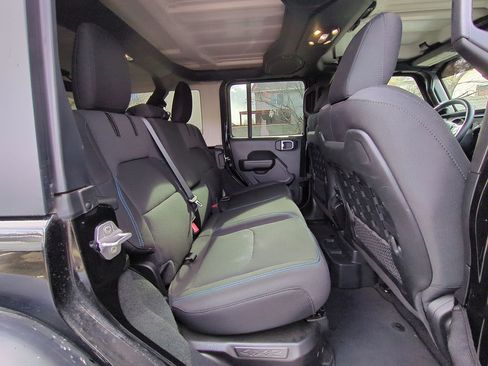 Used 2023 Jeep Wrangler Rubicon w/ Cold Weather Group image 33