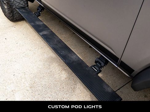 Used 2023 Ford Bronco Wildtrak image 12