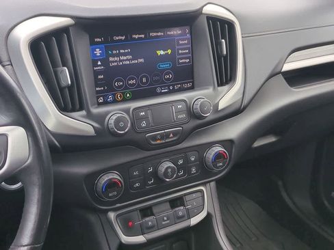 Used 2022 GMC Terrain SLT w/ Infotainment Package II AWD/4WD image 28