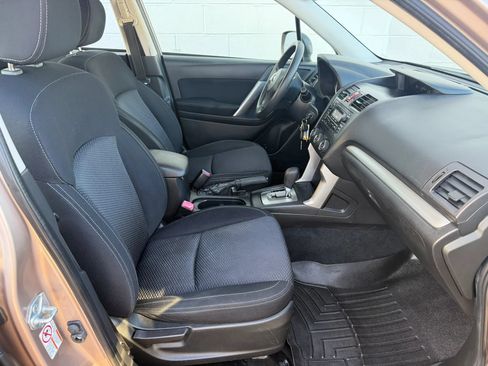 Used 2014 Subaru Forester 2.5i AWD/4WD image 12