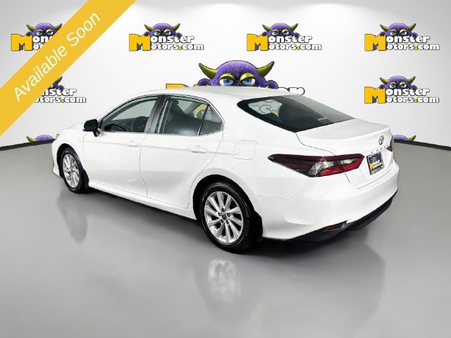 Used 2022 Toyota Camry LE FWD image 7
