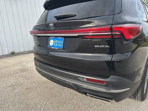 Used 2025 Buick Enclave Preferred FWD image 14